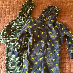 2 Hooded onesie fluffy pajamas boys size large youth